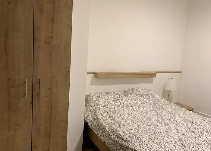 Barrier-free Air-conditioned Two Center Apartman *